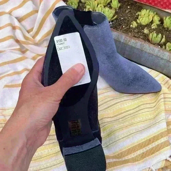 Blue velvet heels - Picture 5 of 8